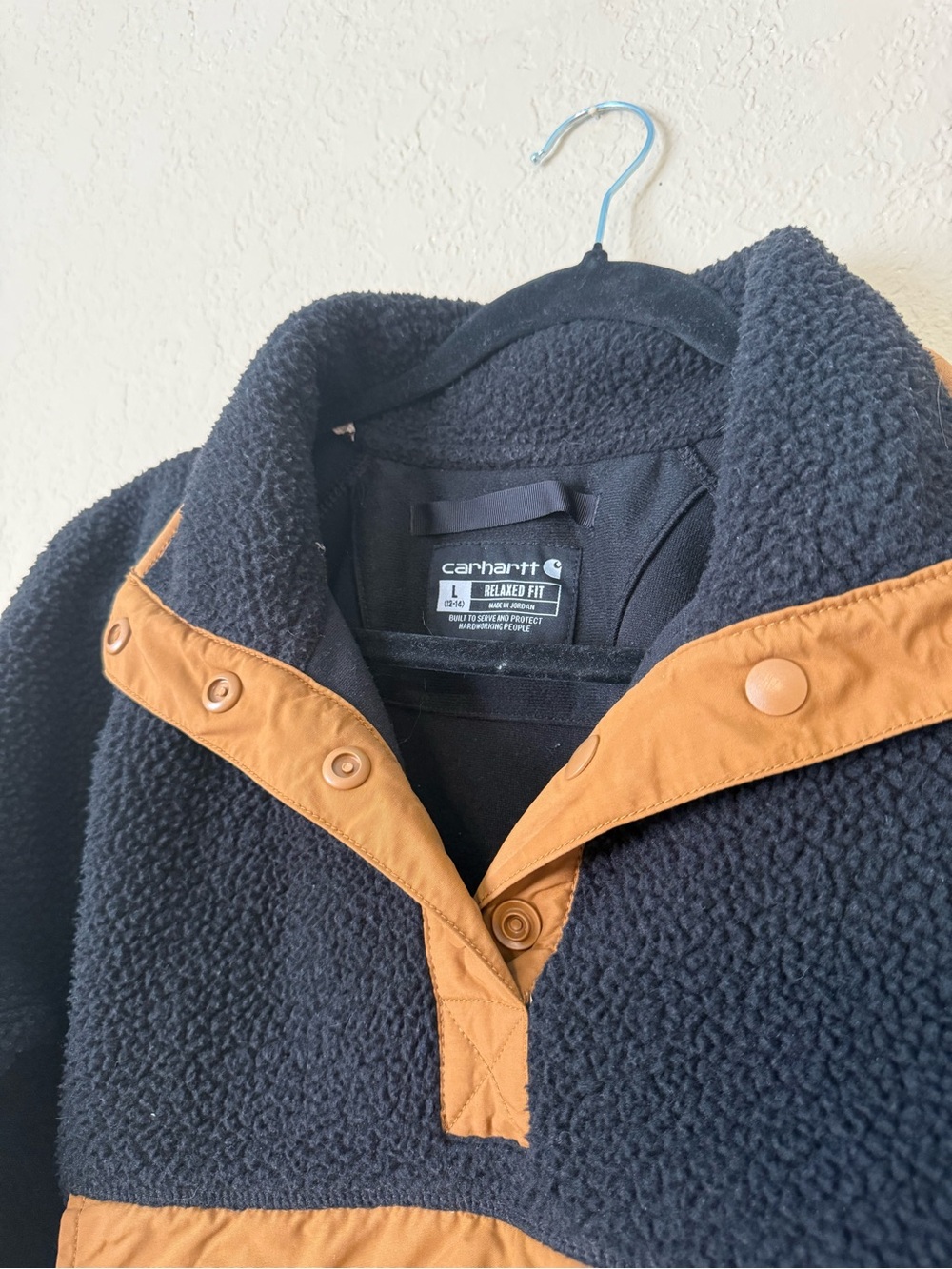Adorable Sherpa Carhartt Sweater - Picture 4 of 7